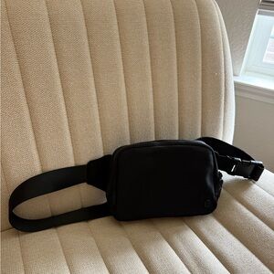 Lululemon Black Belt Bag 2L